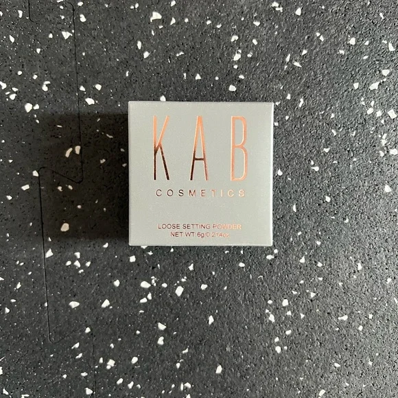 KAB COSMETICS | Translucent Setting Powder - Picture 2 of 4